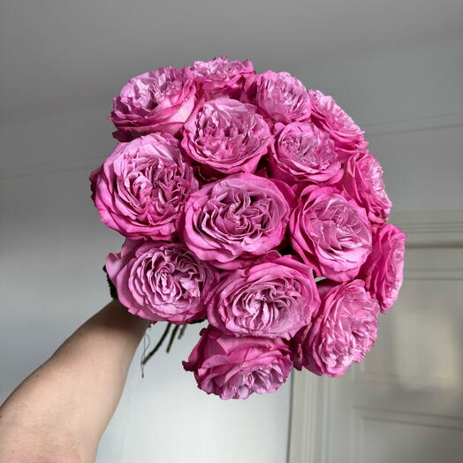 Pink roses bouquet 13 stems