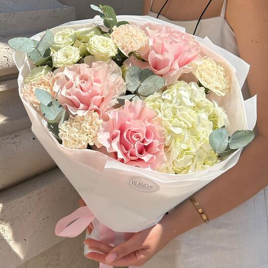 Ramo "hermoso momento" con rosas francesas y hortensias 💕