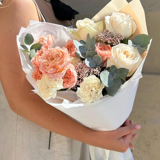 Букет «Летнее солнце» с пионовидными розами 🧡