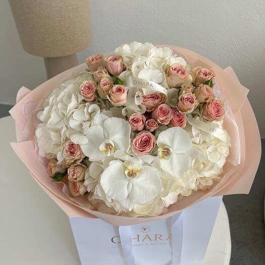 Bouquet of hydrangeas and bush roses