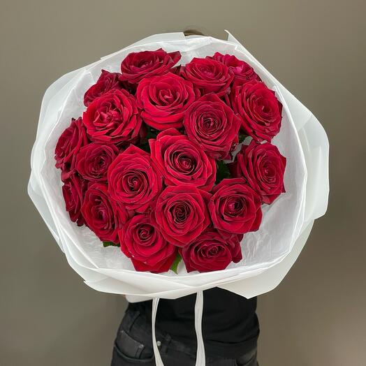 Монобукет из 19 красных роз