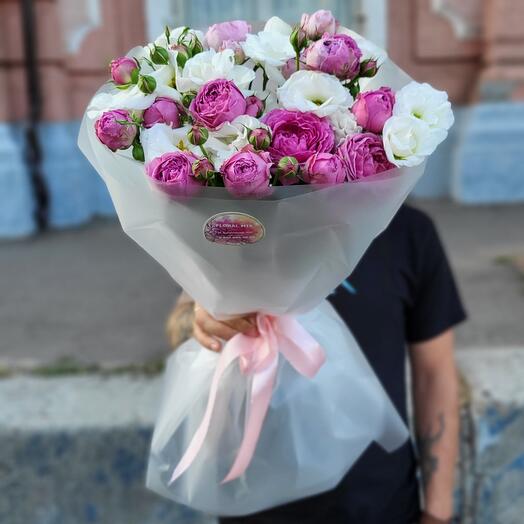 Букет с пионовидной розой и эустомой