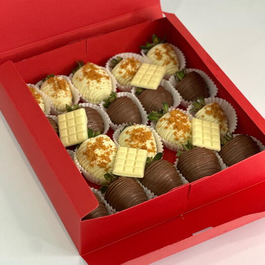 Клубника в шоколаде 20 шт/ Strawberries in chocolate 20 pcs