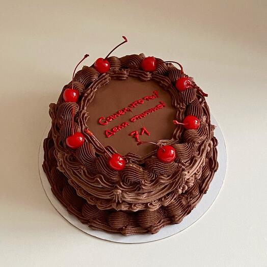 Торт 3 кг с рюшами и коктейльной вишней