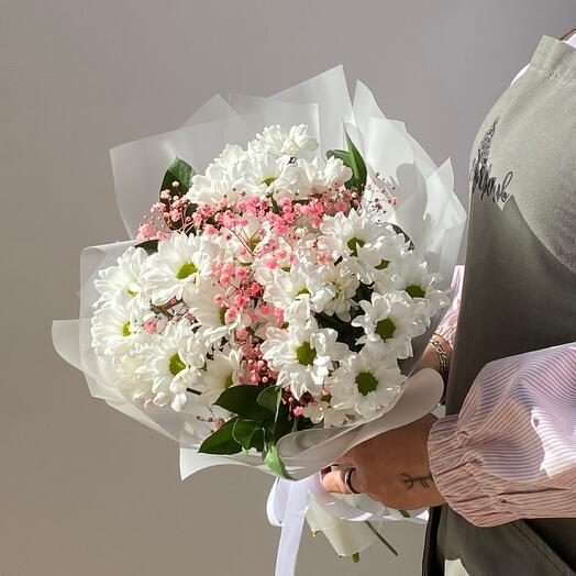 Bouquet of bush chrysanthemum with gypsophila