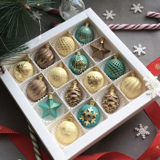 Итальянский шоколад «Ёлочные игрушки» размер М - подарочный набор друзьям,клиентам,маме,любимой девушке на Новый 2025 год