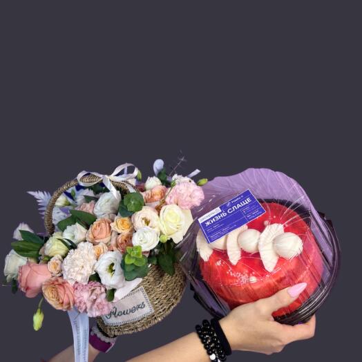 Торт и корзина роз