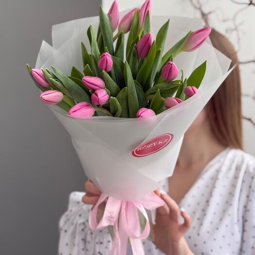 Букет 15 розовых тюльпан