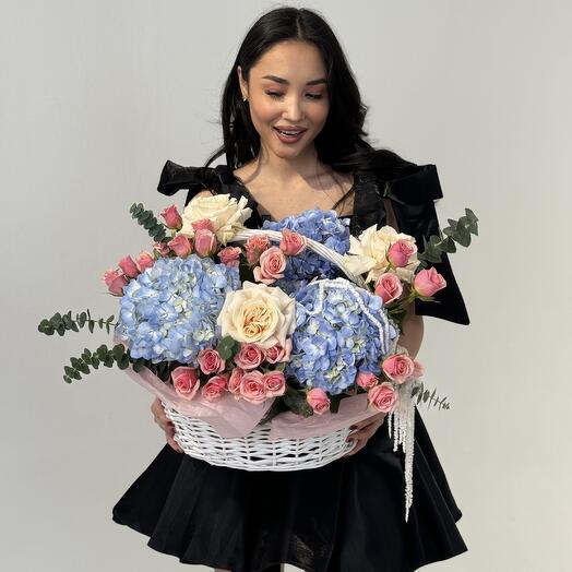Корзинка с цветами