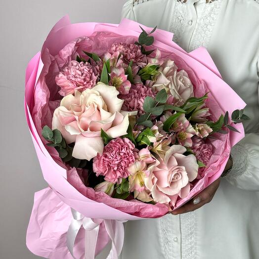 Ramo de autor con rosa, alstroemeria y Clavel (24)