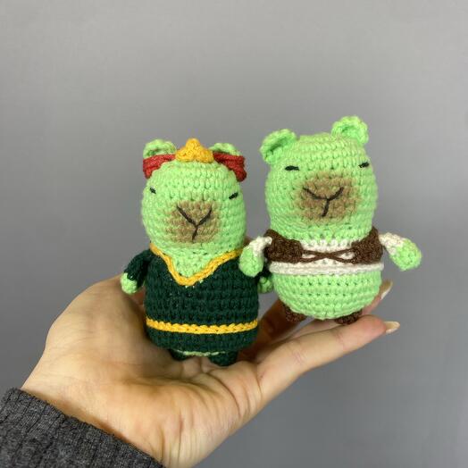 Набор игрушек-брелков: капибары Шрек и Фиона