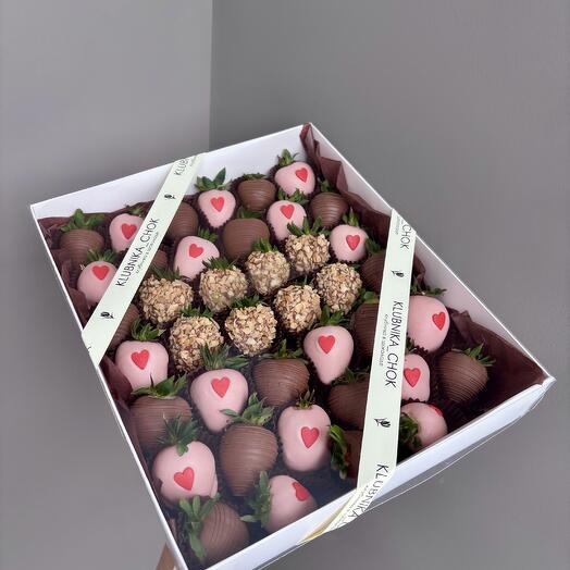 Клубника в бельгийском шоколаде на 14 февраля🍫 (35-40 ягод)