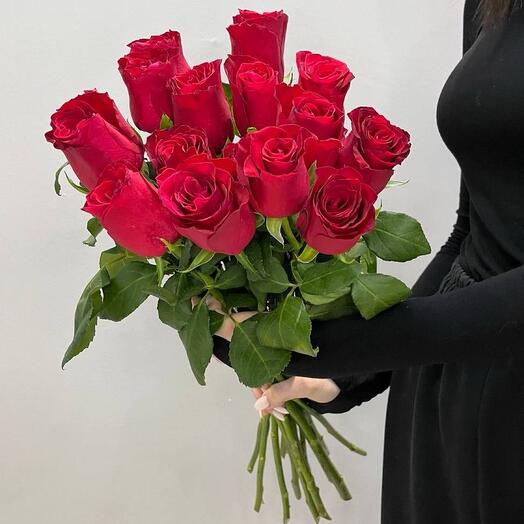 Красные розы 15 шт
