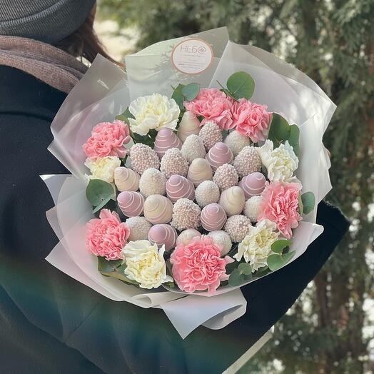 Букет из клубники в шоколаде 400 Princess с гвоздиками