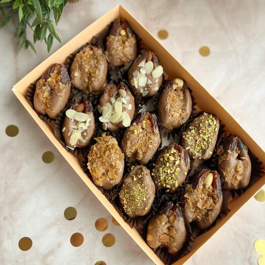 Финики в бельгийском шоколаде с орехами и дубайской начинкой в подарок