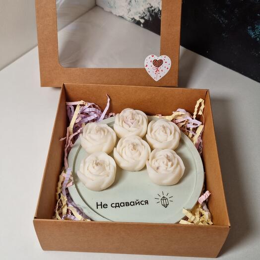 Подарочный набор "Свечи-розочки с гипсовой подставкой"