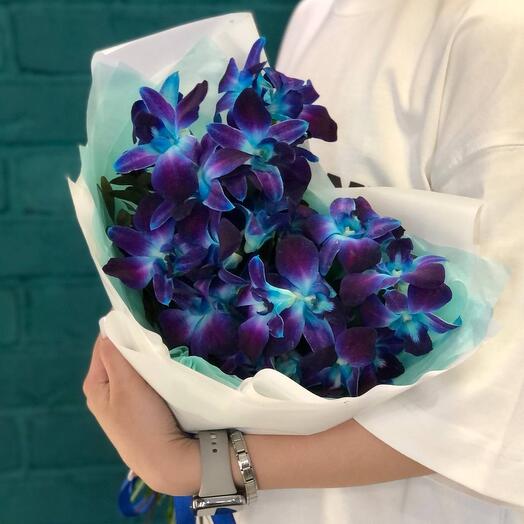 Букет из 21  орхидей космос