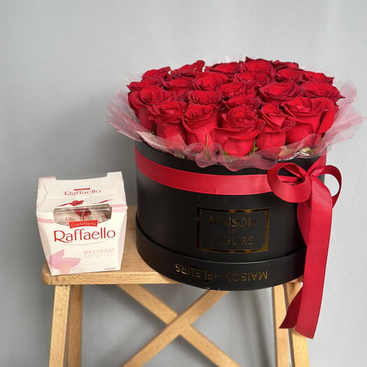 25 красных роз + Raffaello