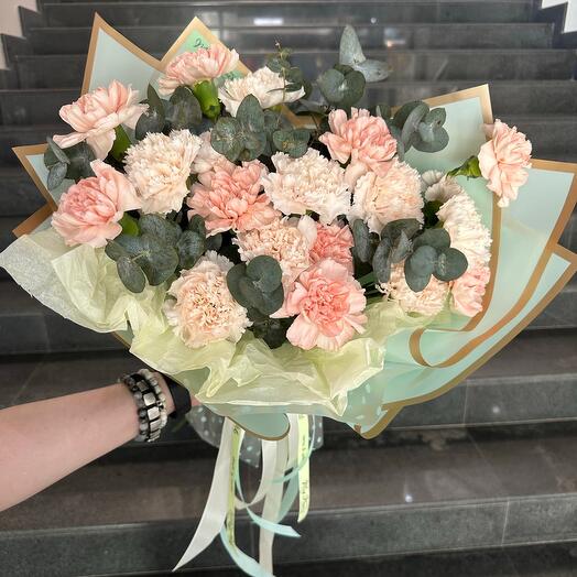 Диантусы микс с эвкалиптом