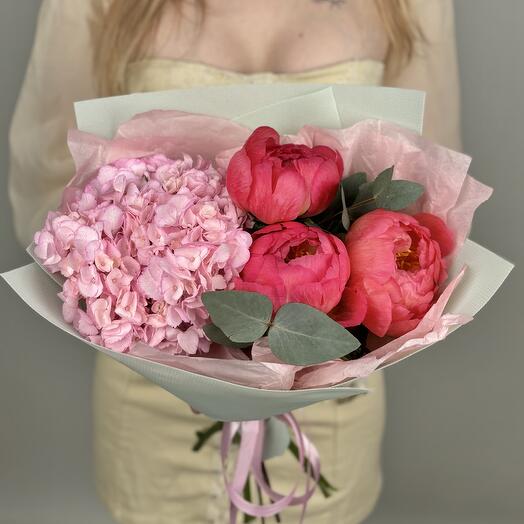 Гортензия и Пионы Coral Charm