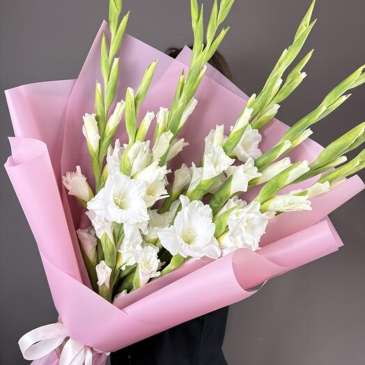 Белые гладиолусы