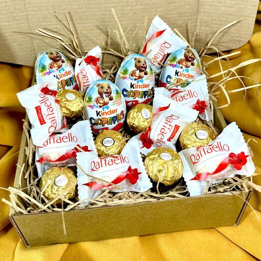 Подарочный сладкий набор на 8 марта с kinder сюрприз/Подарок девушке,ребёнку,маме,коллеге