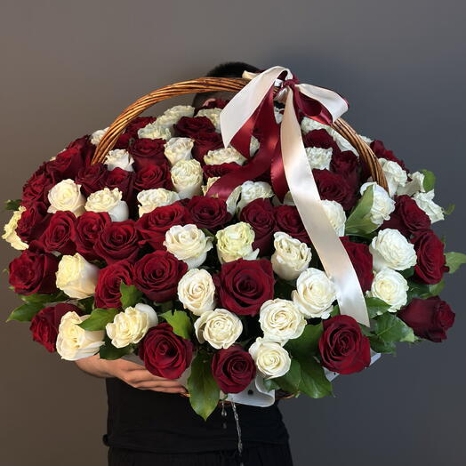 Корзина из Эквадорских Роз 101 шт