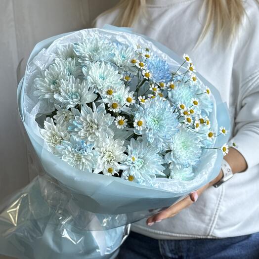 Букет голубые кустовые хризантемы, ромашка кустовая