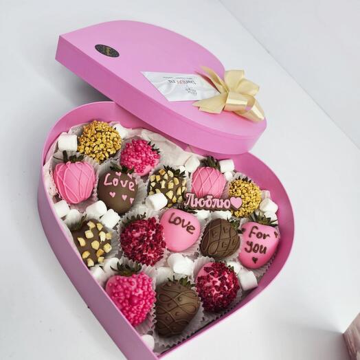 Клубника в шоколаде в сердце арт. 34961