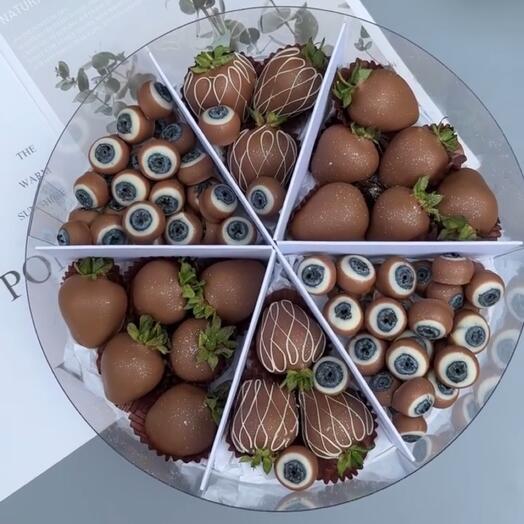 Клубника и голубика в шоколаде «Berry Gold Box»