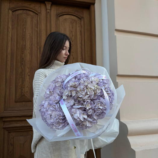 Букет из 7 сиреневых гортензий