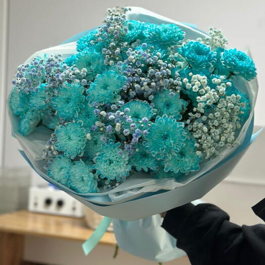 Букет из бирюзовых хризантем
