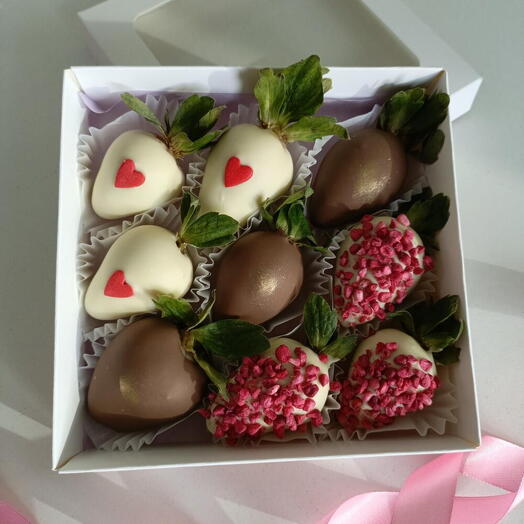 Клубника в шоколаде "С любовью"