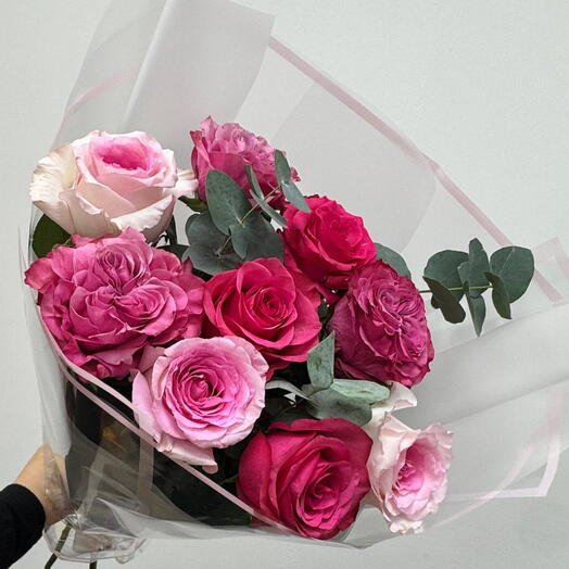 Микс из 9 розовых роз