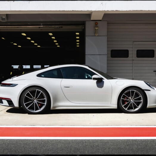 Подарочный сертификат «Заезд на спорткаре Porsche 911 992 4S на гоночном треке» (30 минут, Гоночное такси)
