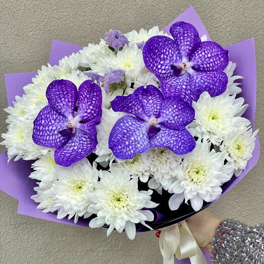 Букет «Чародейка» орхидея, хризантемы