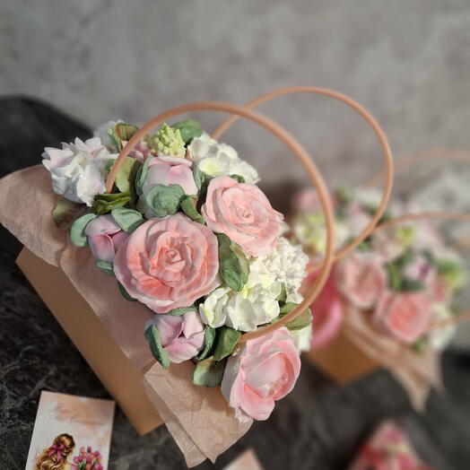 Роза из зефира