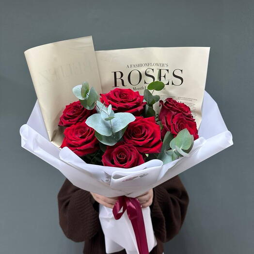 7 роз с ароматным эвкалиптом 🌹