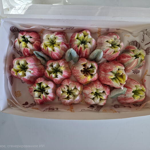 Тюльпаны с клубникой