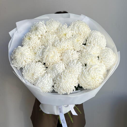 Mono made of hair rollers