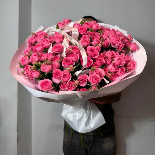 Кустовые розы. Пышный букет