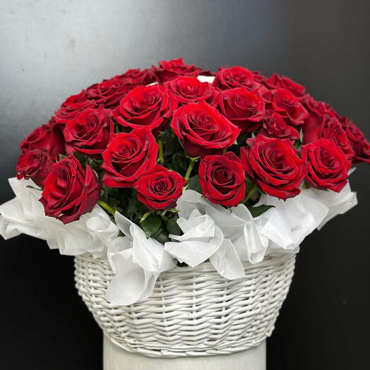 Роскошная корзина из 51 эквадорской розы 🌹