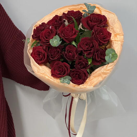 Букет из 15 красных роз