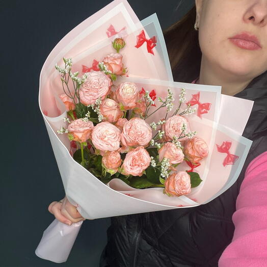 Букет из кустовых пион роз Милашке
