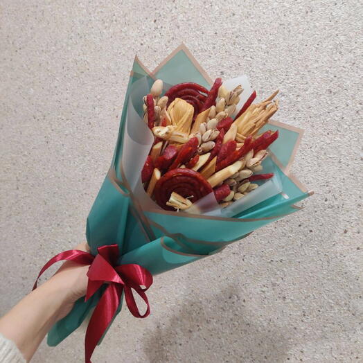 Корпоративный заказ. Букет из колбасы, сыра и фисташек на 23 февраля