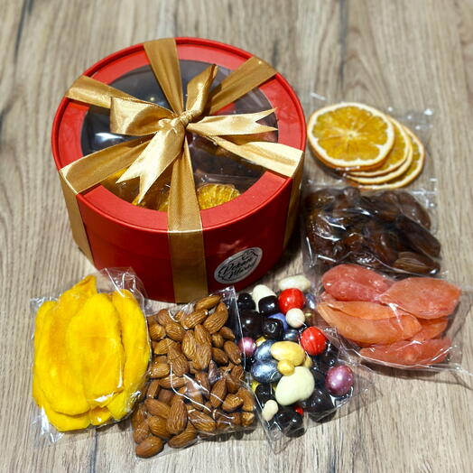 Вкусный набор с вяленой маракуйей, орехами в глазури и сухофруктами