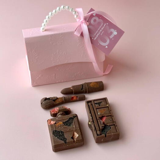 Шоколад "Косметика в сумочке" на 8 марта