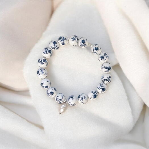 Браслет в стиле Гжель