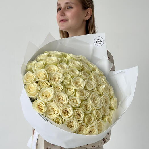Букет из 55 белых роз