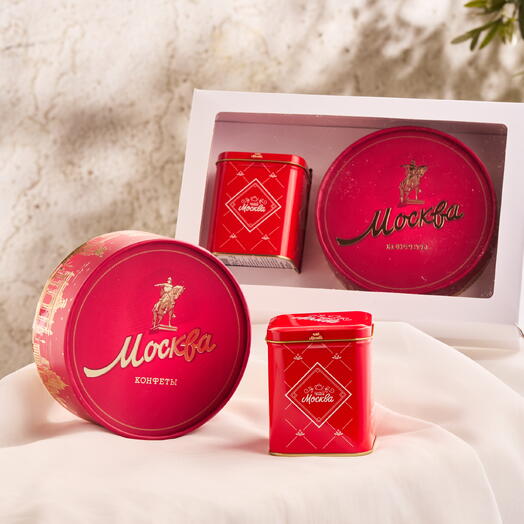 Набор чайный "Московское чаепитие" с конфетами и чаем в железной баночке